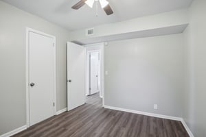 Aurora Ave-015.jpg
