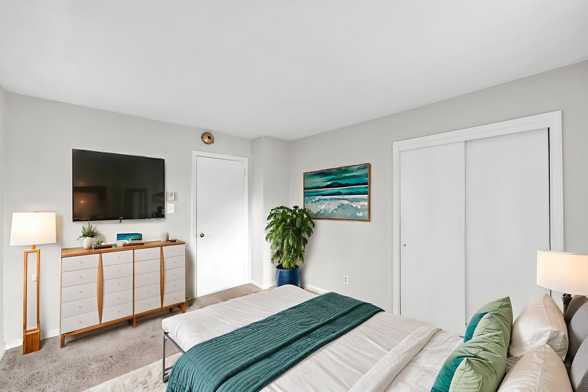 DSC_1425 virtually staged.jpeg