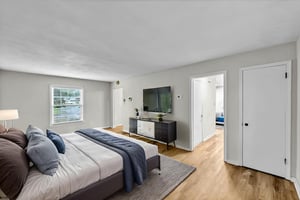 DSC_1394 virtually staged.jpeg