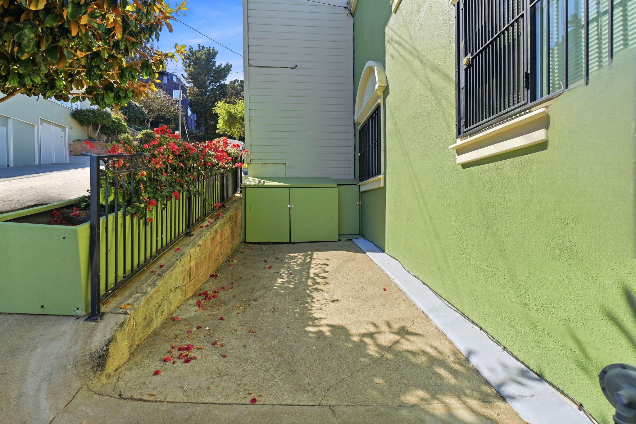 005_F8_224 Dwight St