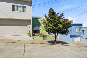 002_F8_224 Dwight St