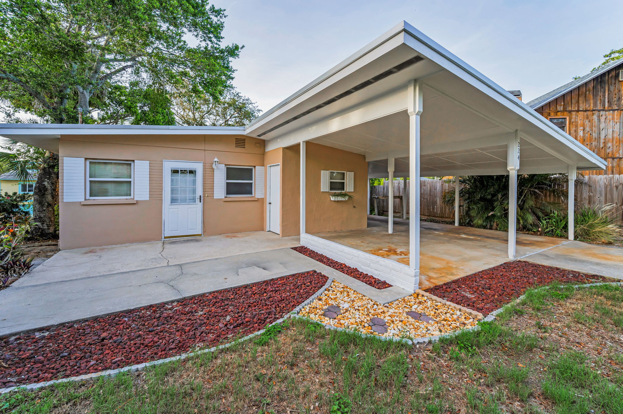 Front Exterior5