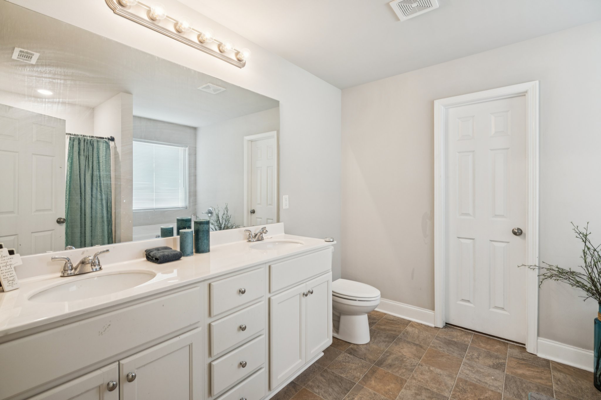 Local_Flavor_films-224 Katie Ln, Commerce, GA 30529-181.jpg