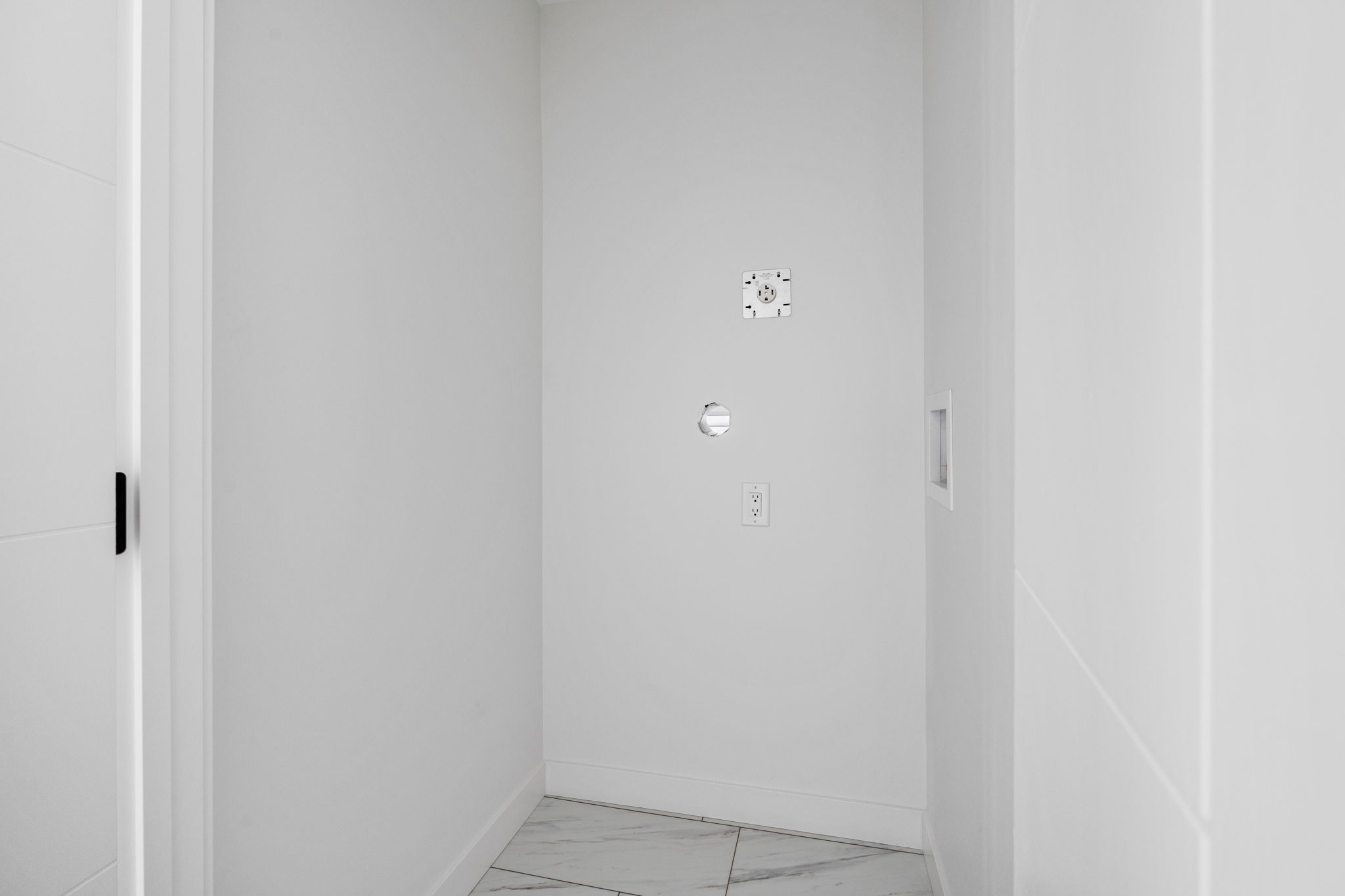 224 Melrose Ave E - Interior-23