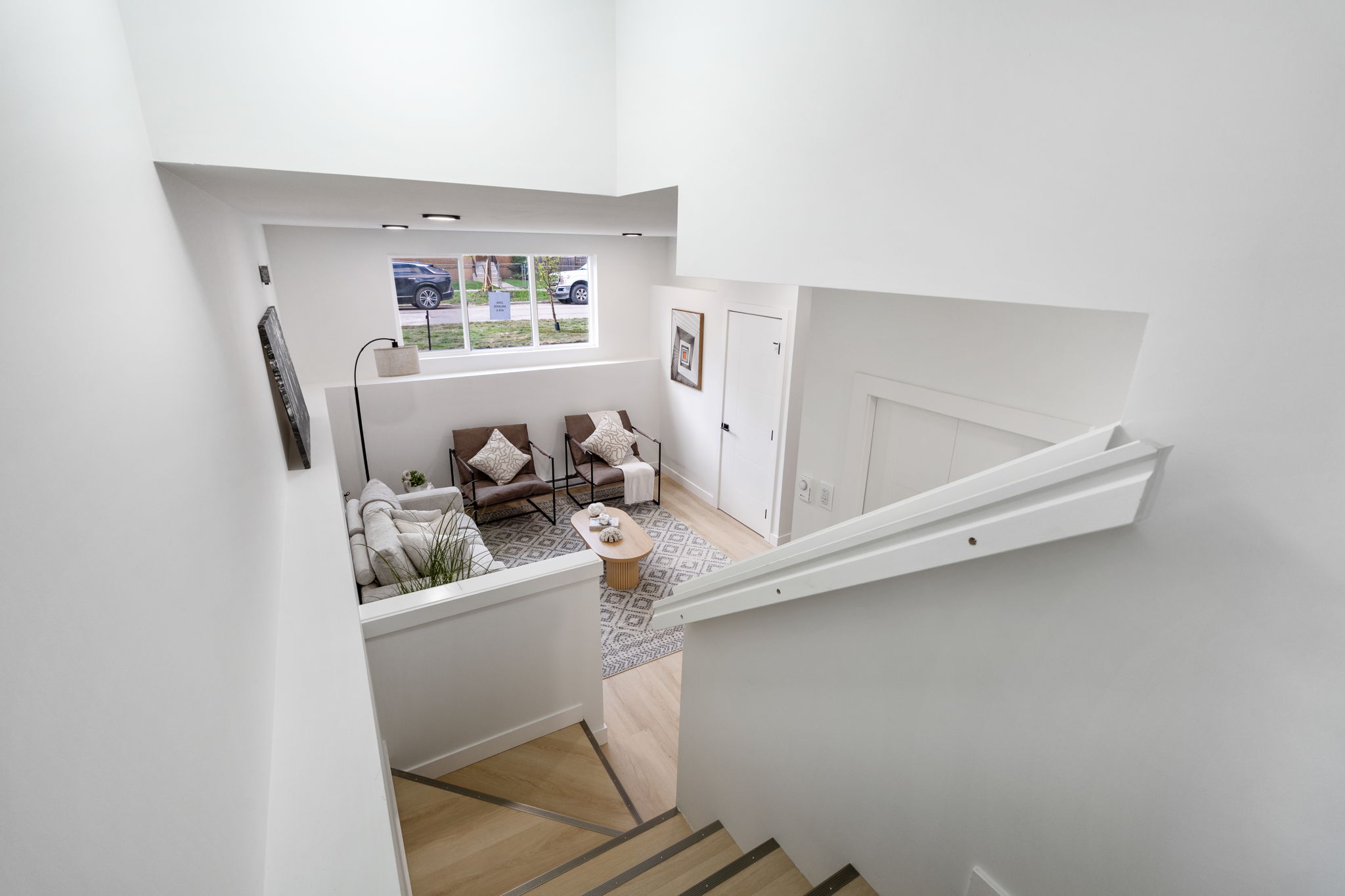 224 Melrose Ave E - Interior-24