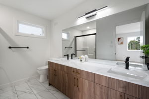 224 Melrose Ave E - Interior-21