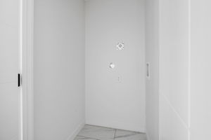 224 Melrose Ave E - Interior-23
