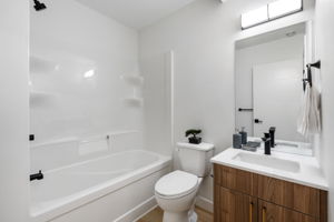 224 Melrose Ave E - Interior-33