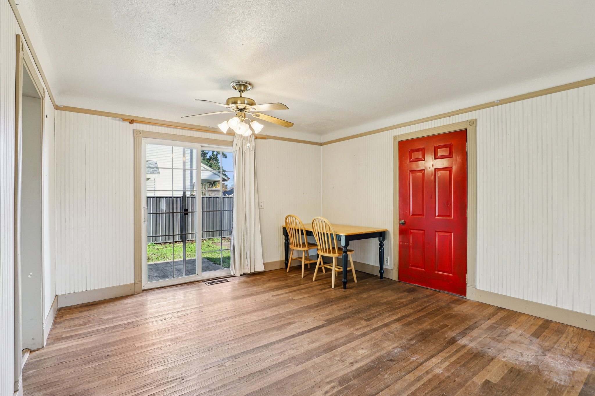 NE 92nd Pl-S1311-014.jpg