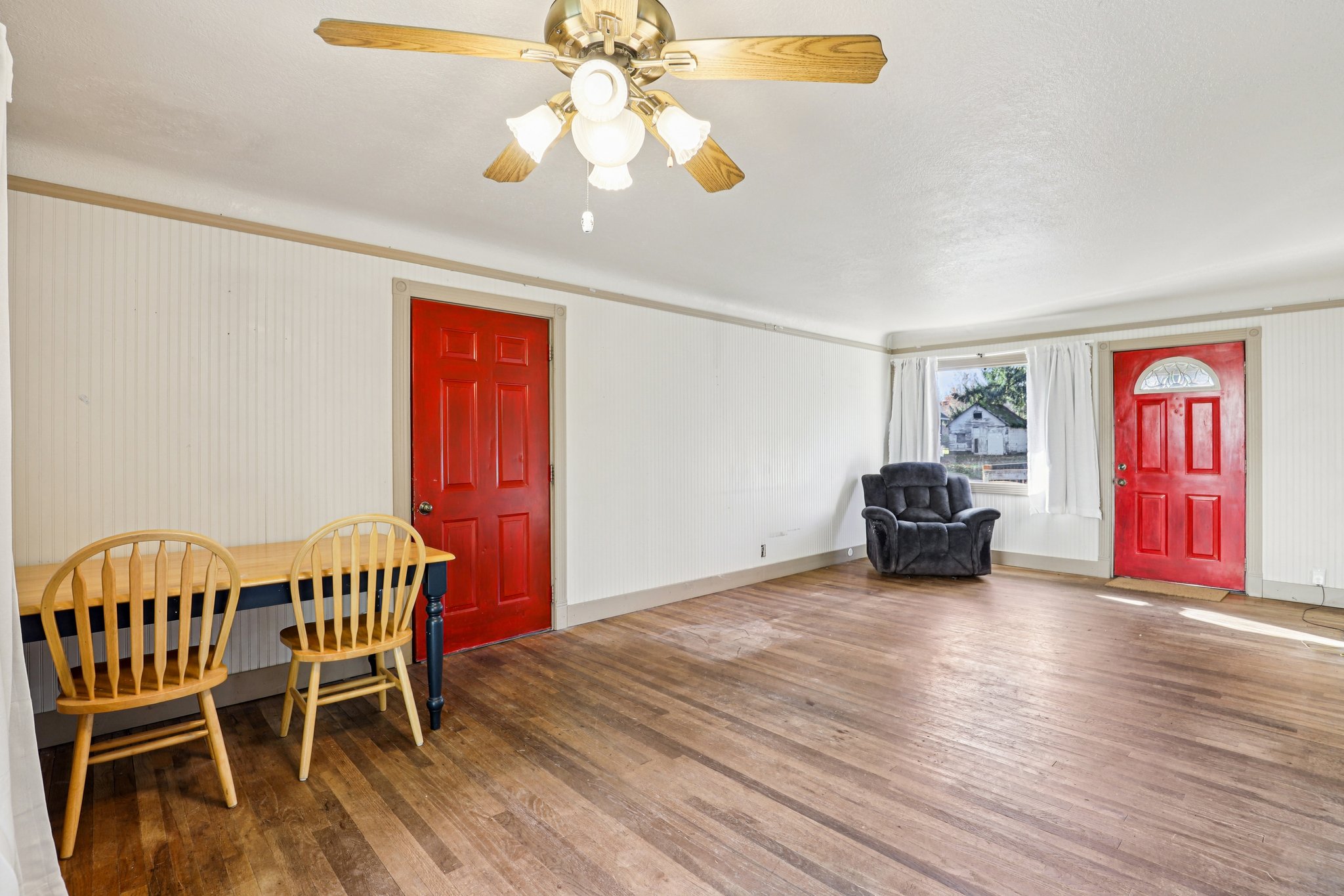 NE 92nd Pl-S1311-015.jpg