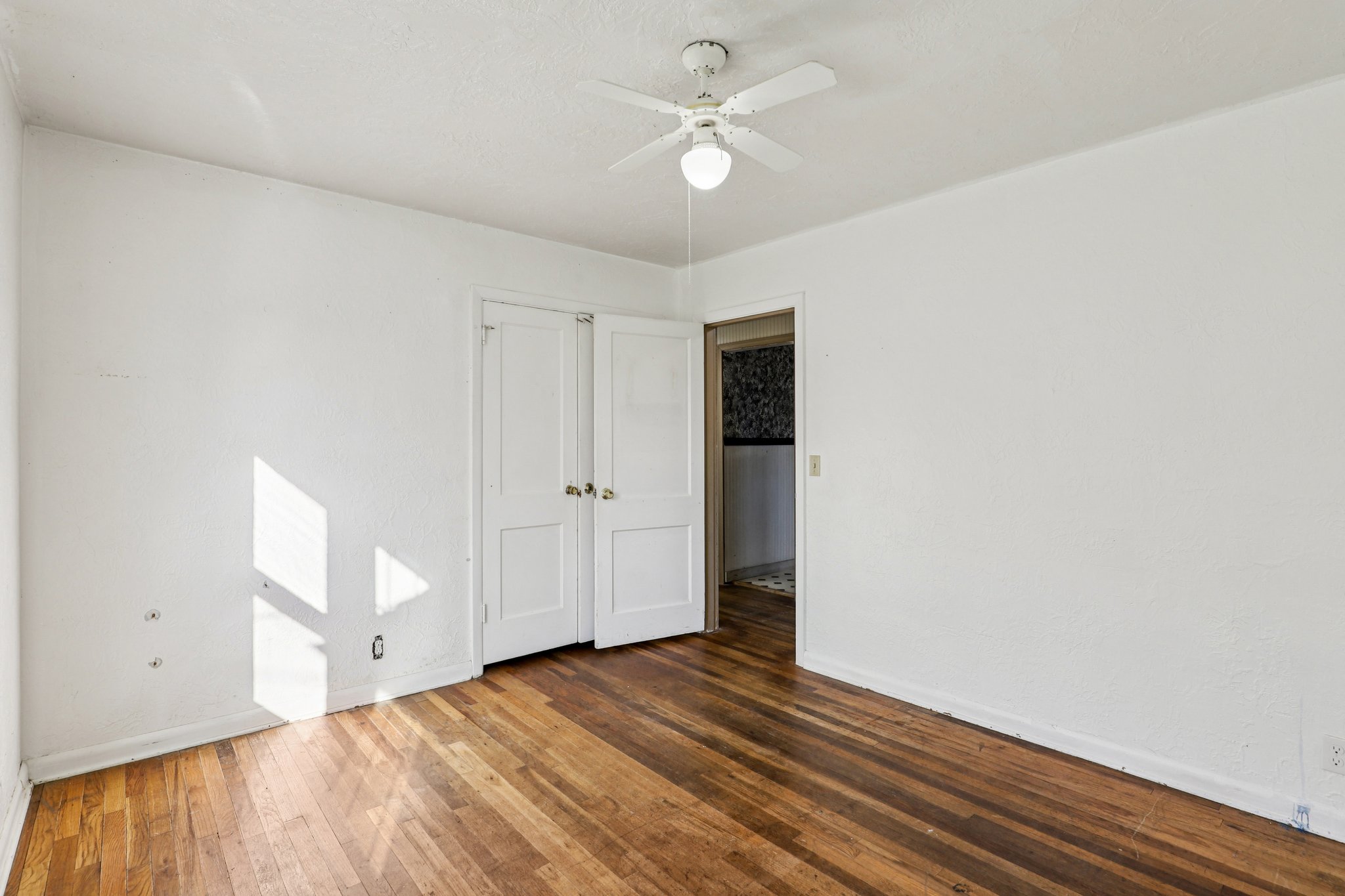 NE 92nd Pl-S1311-024.jpg