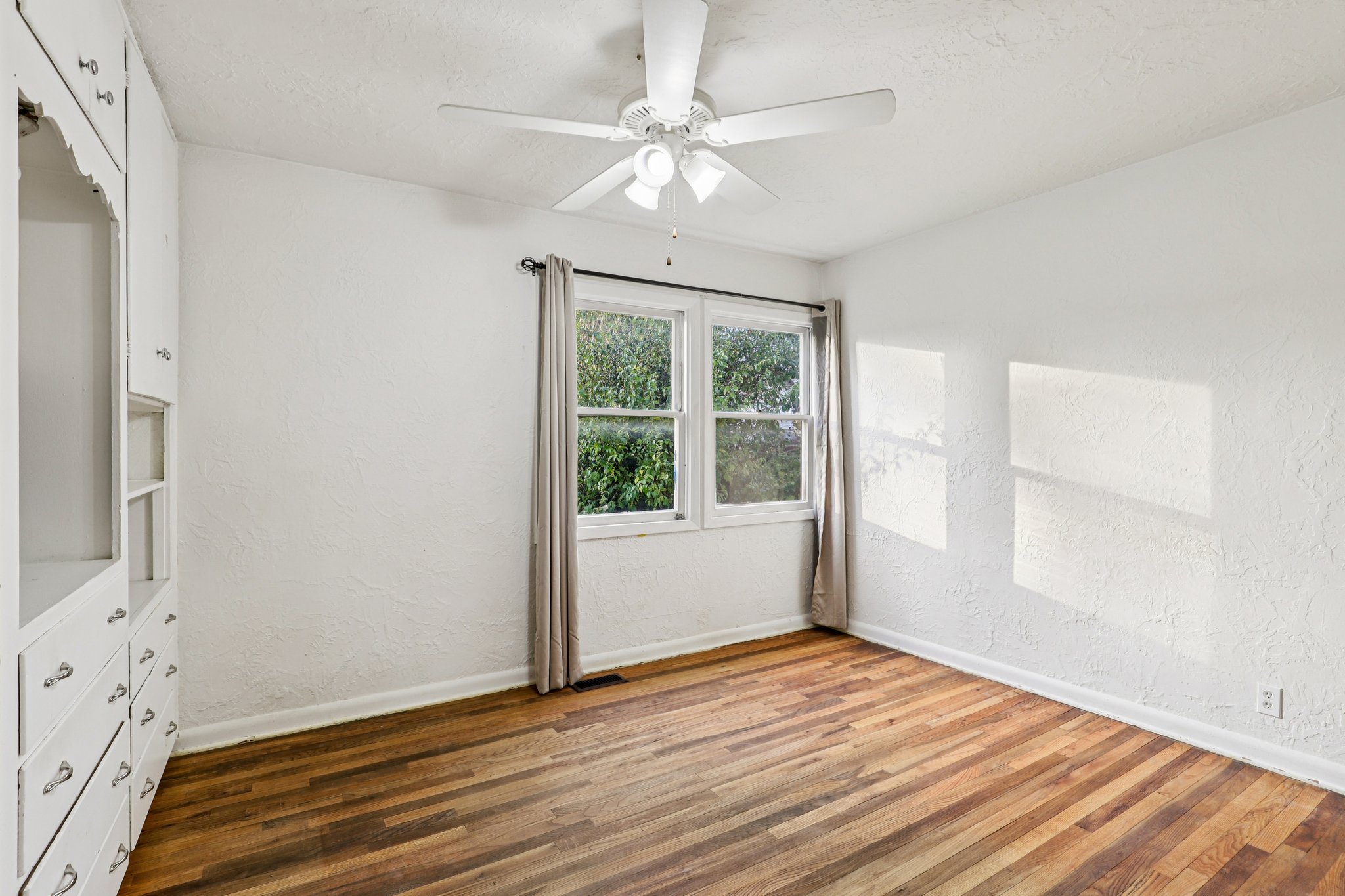 NE 92nd Pl-S1311-031.jpg