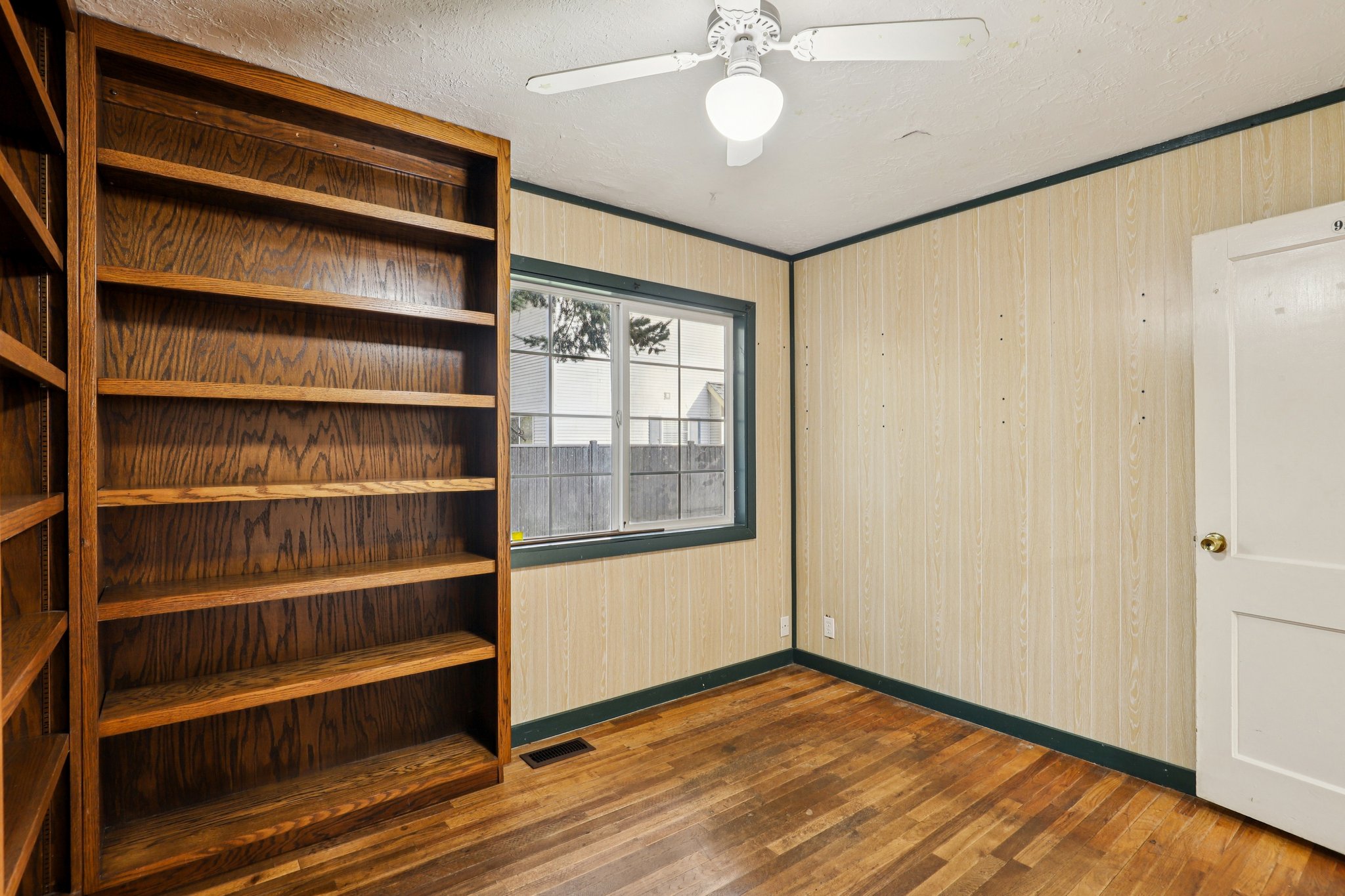 NE 92nd Pl-S1311-035.jpg