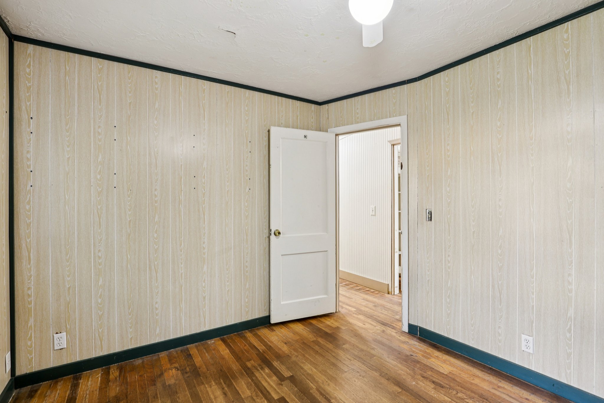 NE 92nd Pl-S1311-036.jpg