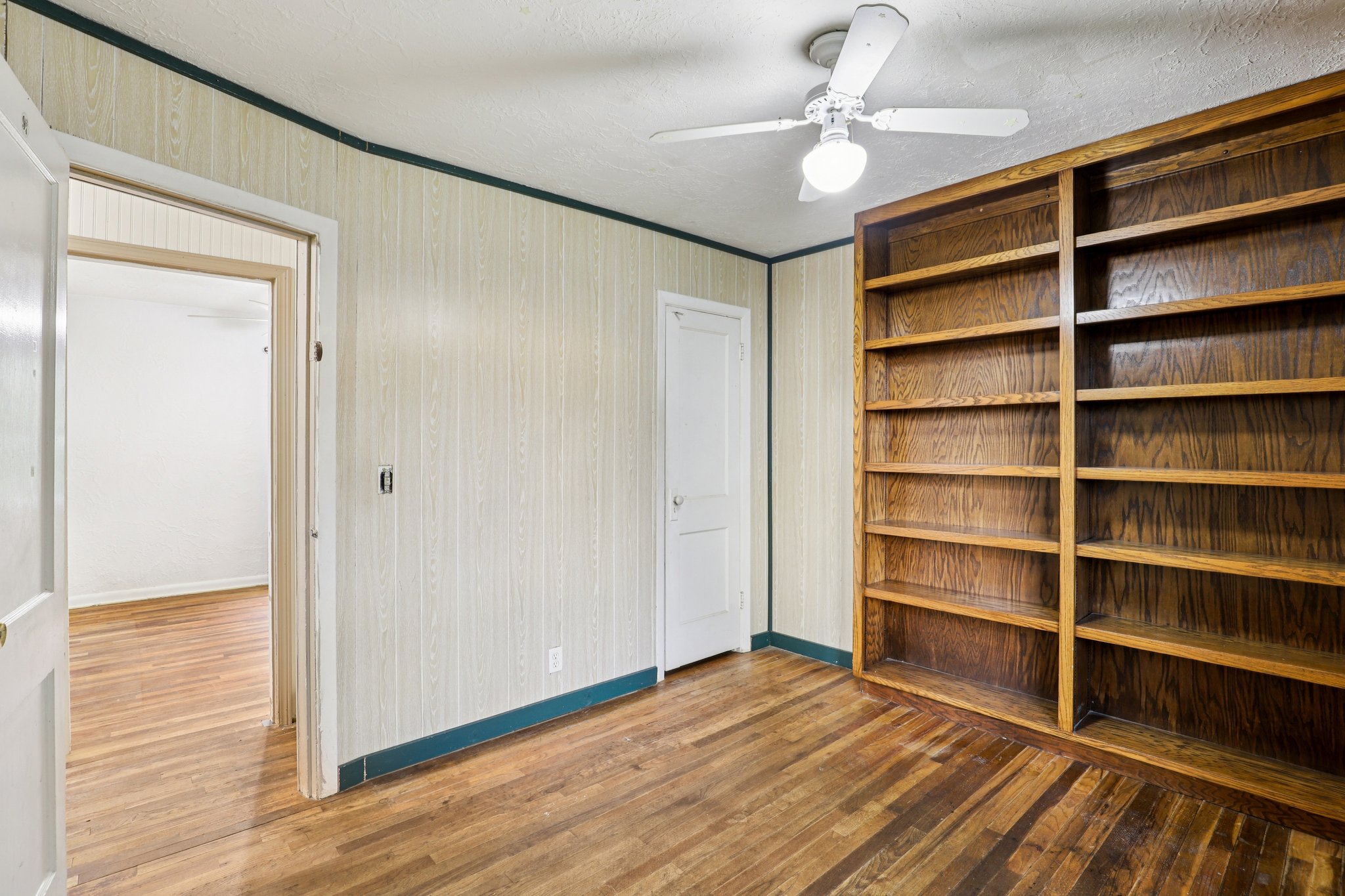 NE 92nd Pl-S1311-037.jpg