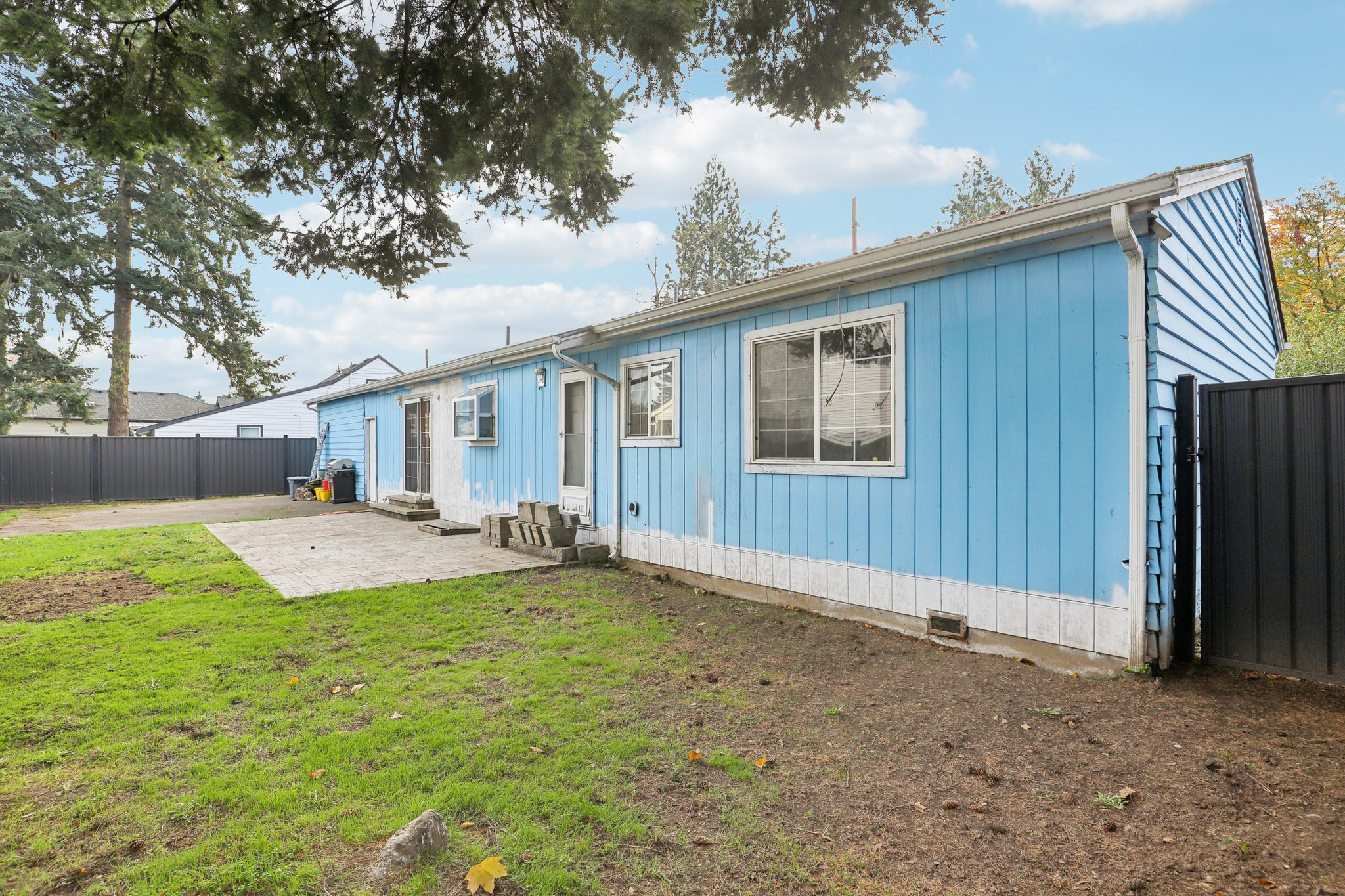 NE 92nd Pl-S1311-043.jpg