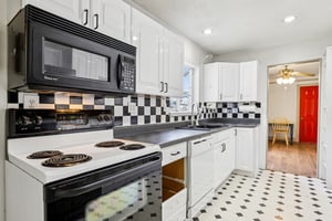 NE 92nd Pl-S1311-017.jpg