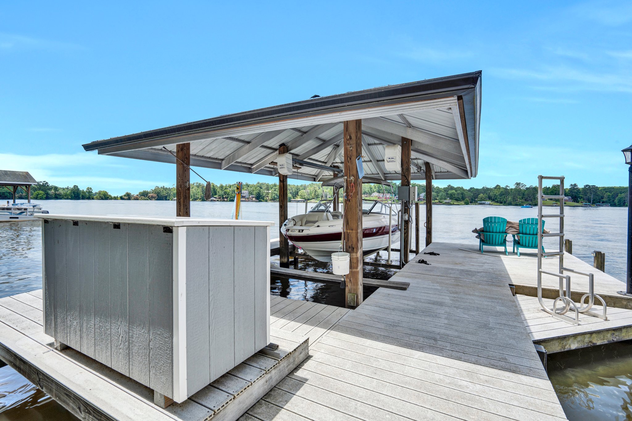 EXTRA SET OF PONTOON BUNKS STAY