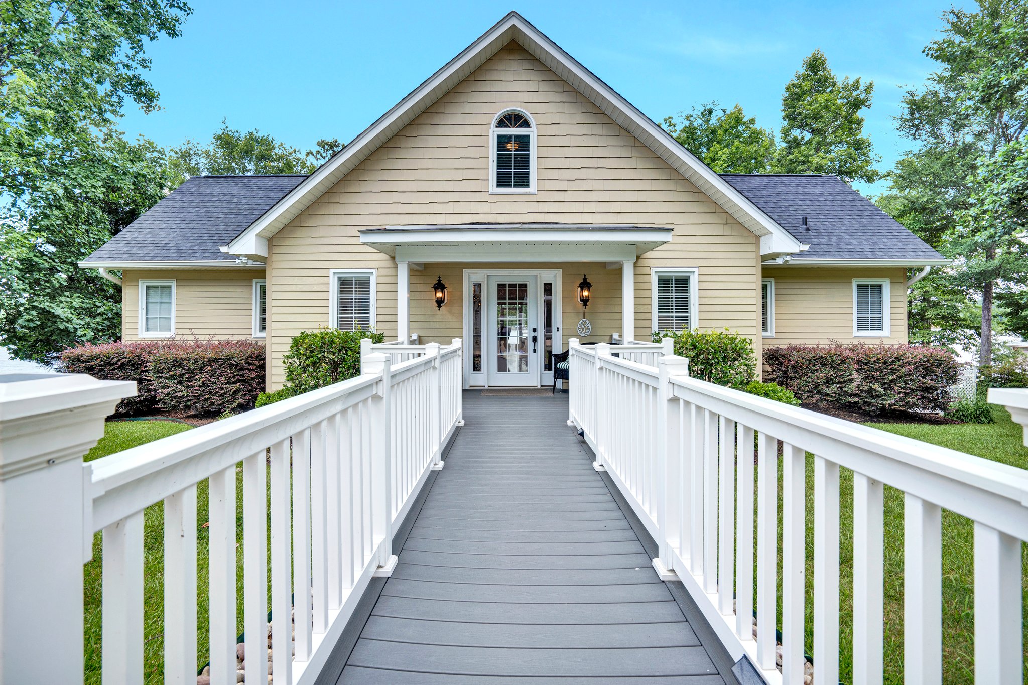 COMPOSITE WALKWAY