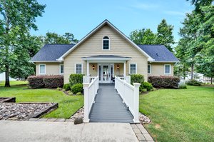 ATTRACTIVE EASY ENTRY