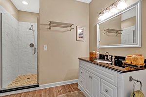FLEX/BEDROOM FULL BATH