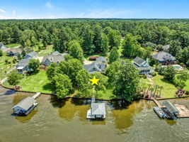 125' LAKE FRONTAGE ON 1.14 ACRE