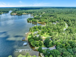 BEAUTIFUL CRYSTAL BAY ON LAKE GREENWOOD