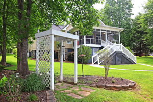 ARBOR READY FOR YOUR SWING