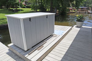 DOCK BOX STAYS