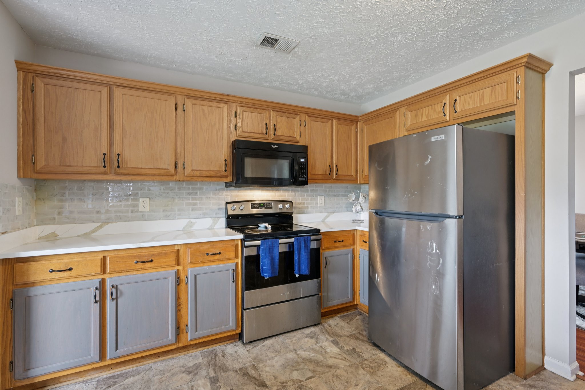 Solomon Dr-S0704-015.jpg