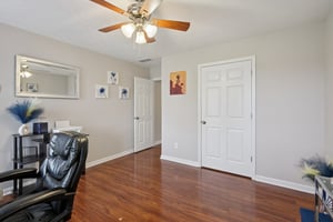 Solomon Dr-S0704-025.jpg