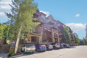 Trailhead Dr 3064-S0708-002.jpg