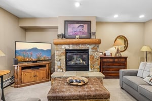 Trailhead Dr 3064-S0708-006.jpg