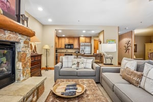 Trailhead Dr 3064-S0708-008.jpg