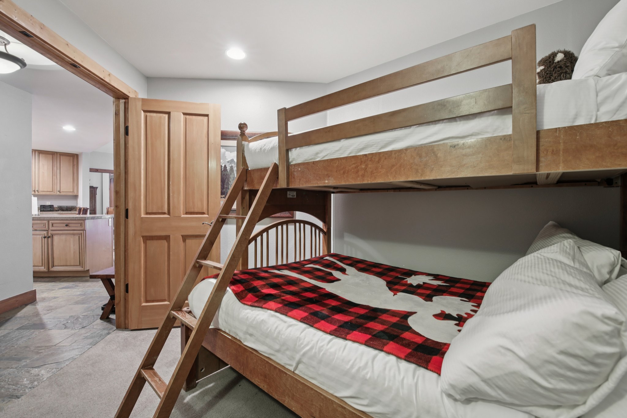 Trailhead Dr 3074-S2011-034.jpg