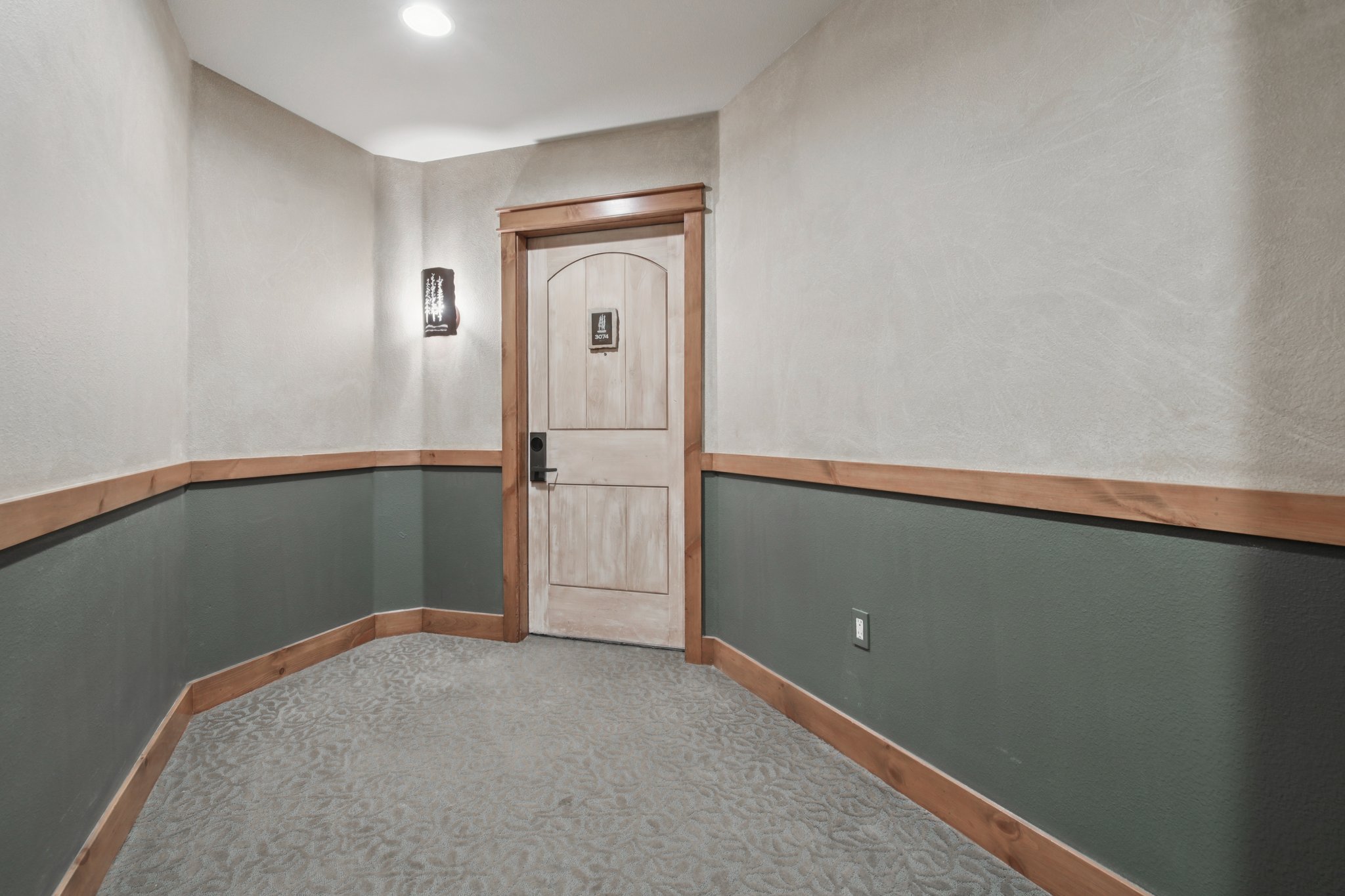 Trailhead Dr 3074-S2011-035.jpg