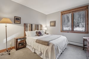 Trailhead Dr 3074-S2011-024.jpg