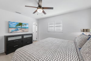 primary bedroom (2)