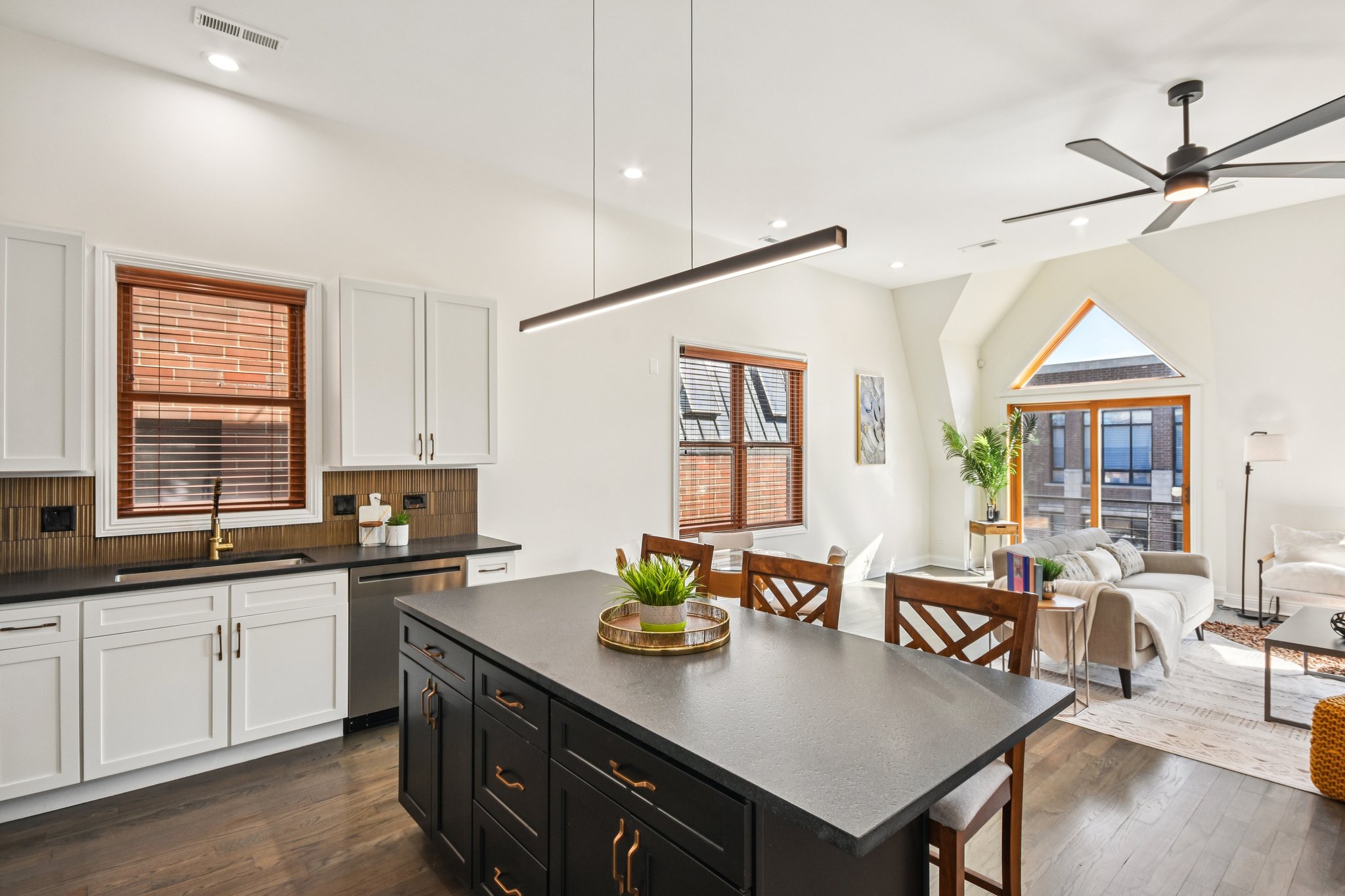 W North Ave-S2403-015.jpg