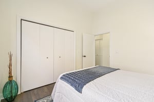 W North Ave-S2403-018.jpg