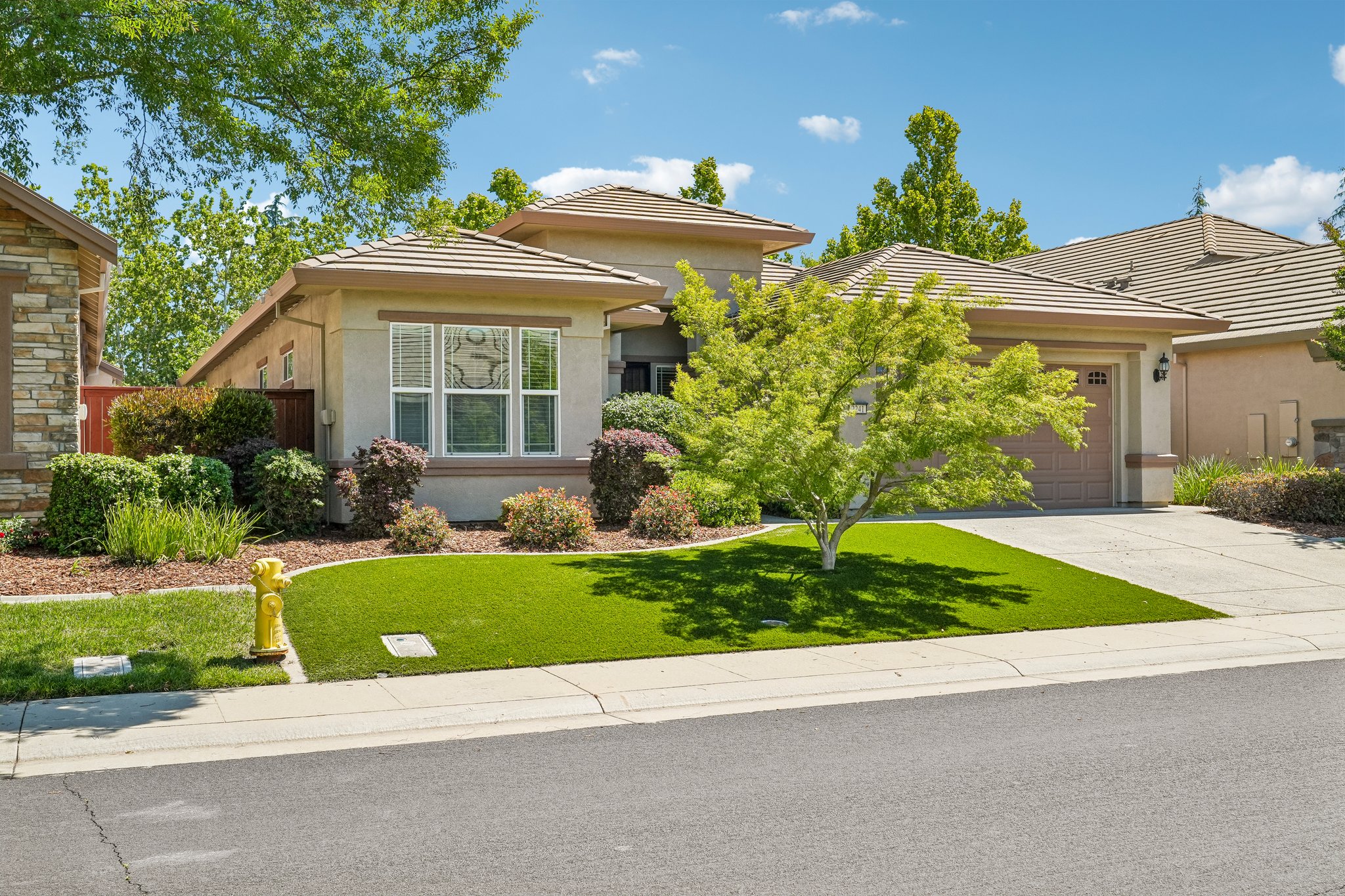 Coryton Ln-S2404-002.jpg