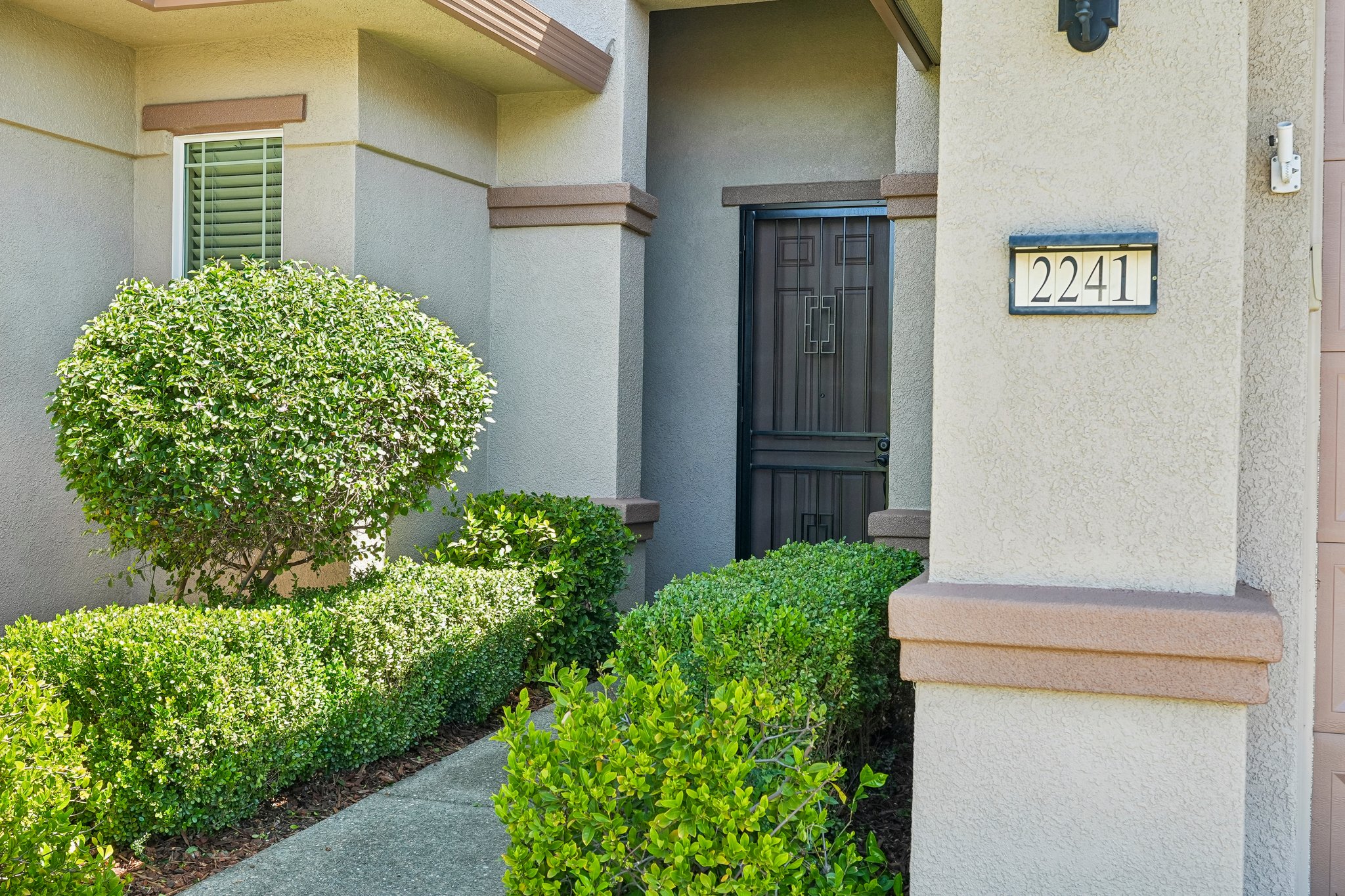 Coryton Ln-S2404-003.jpg