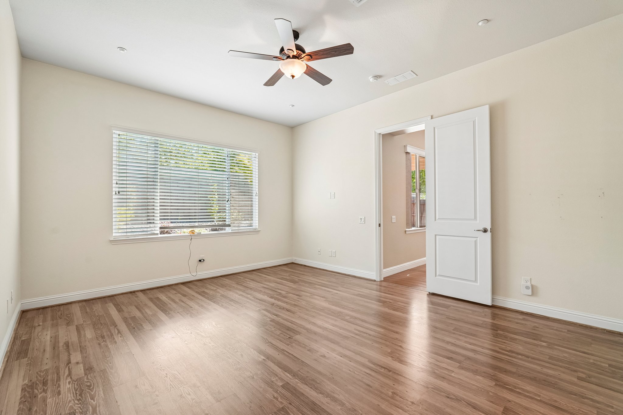 Coryton Ln-S2404-018.jpg