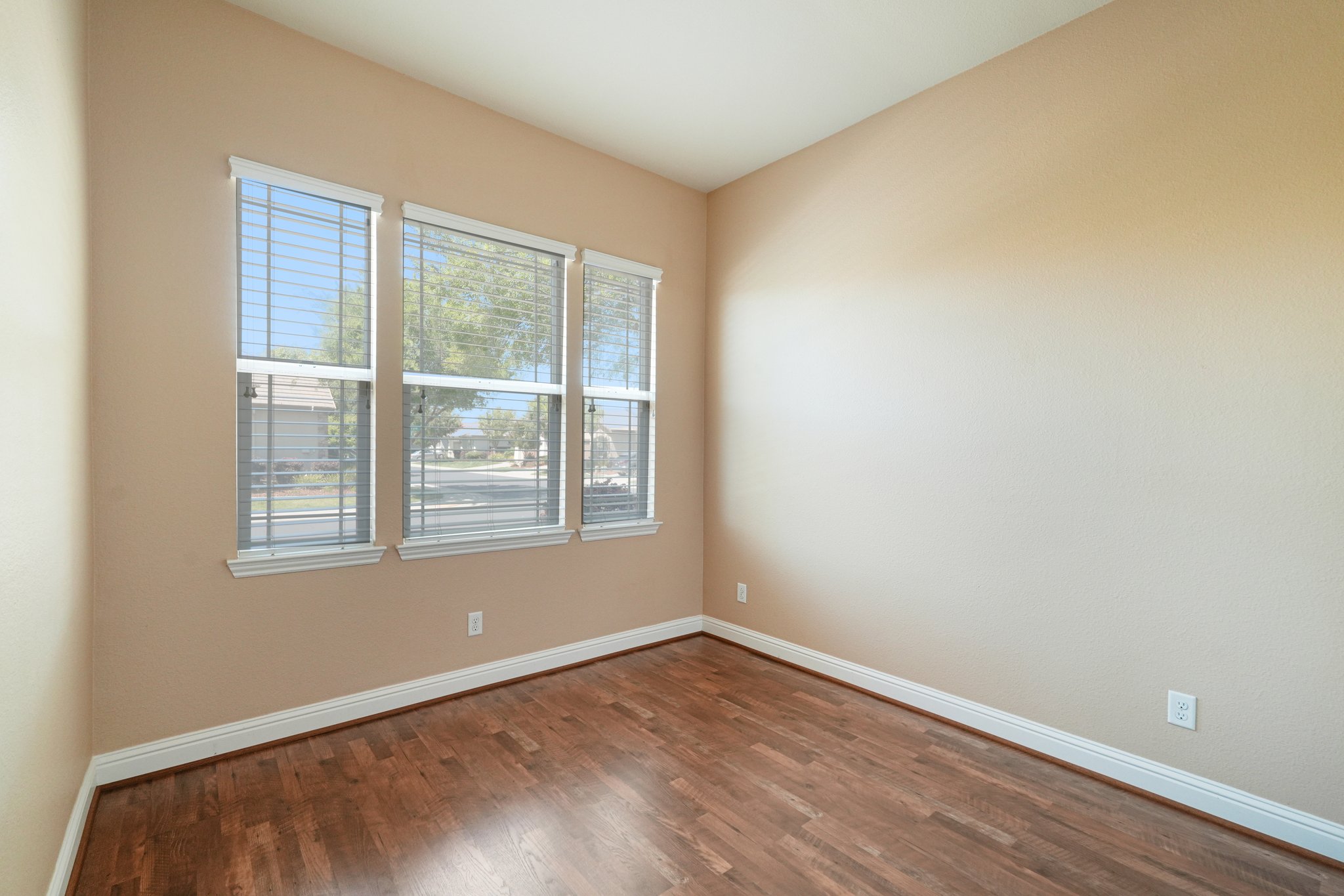 Coryton Ln-S2404-025.jpg