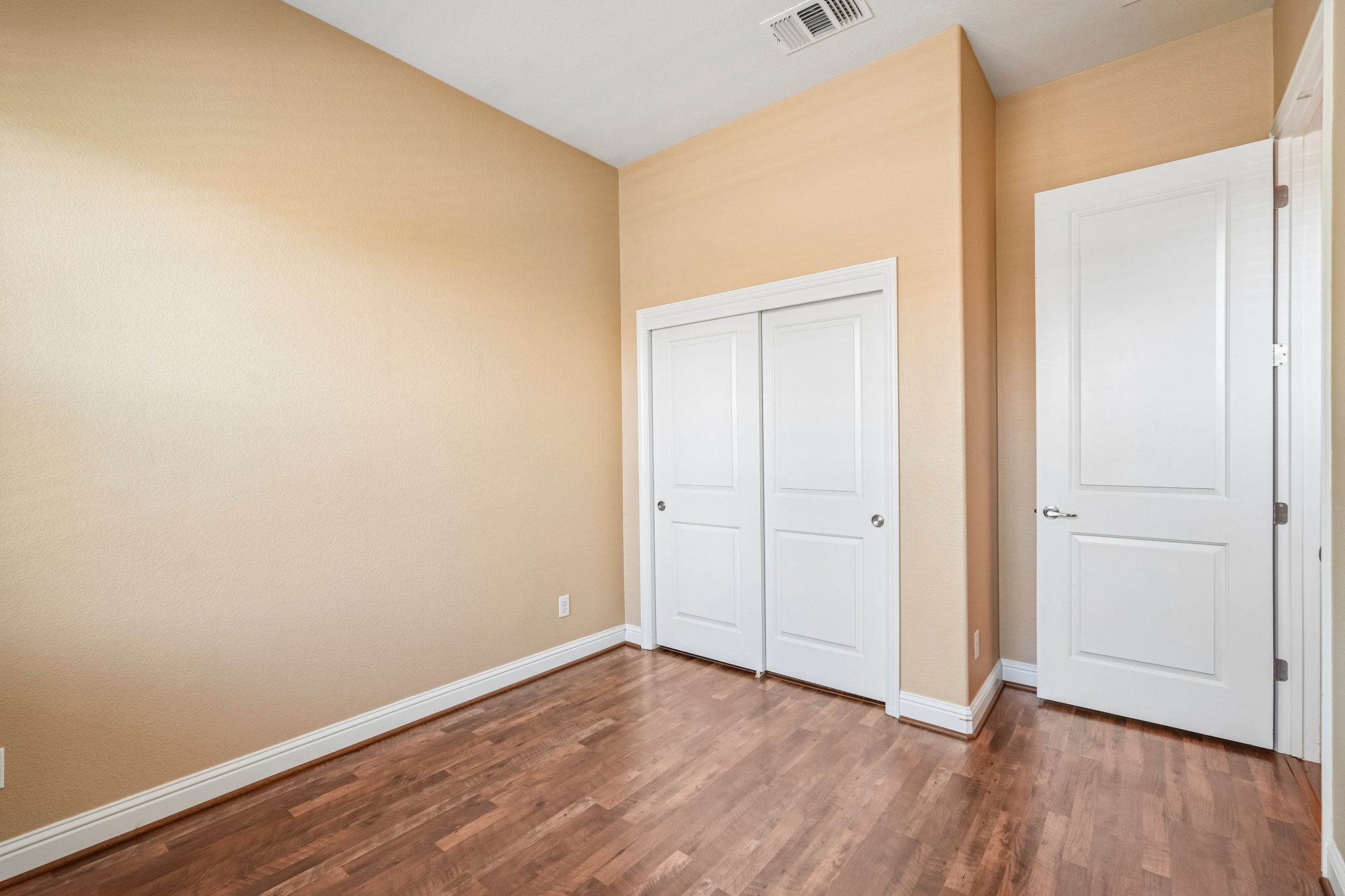 Coryton Ln-S2404-026.jpg