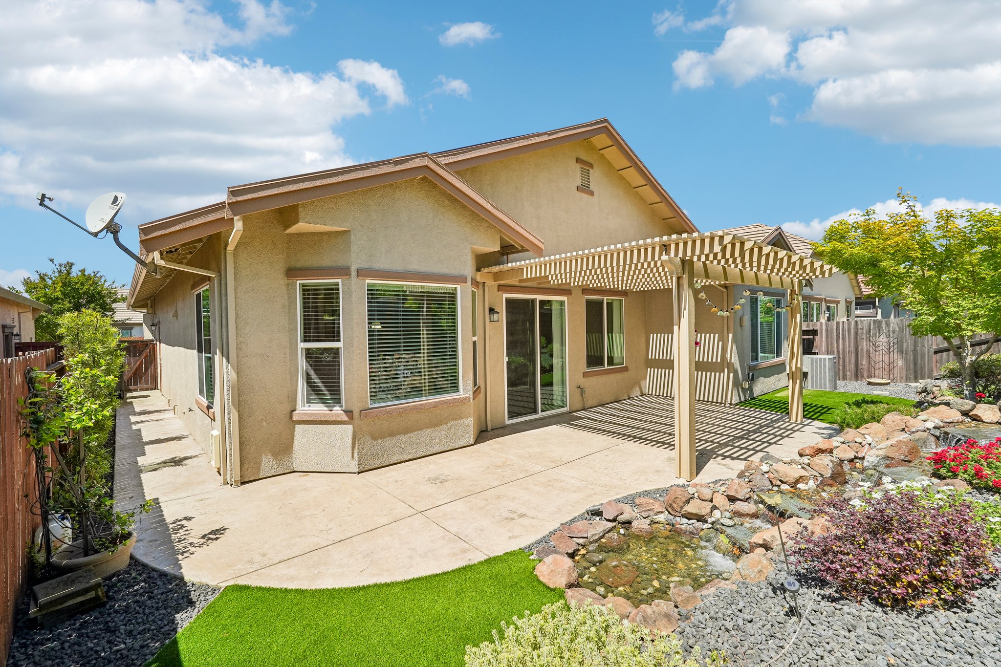 Coryton Ln-S2404-032.jpg