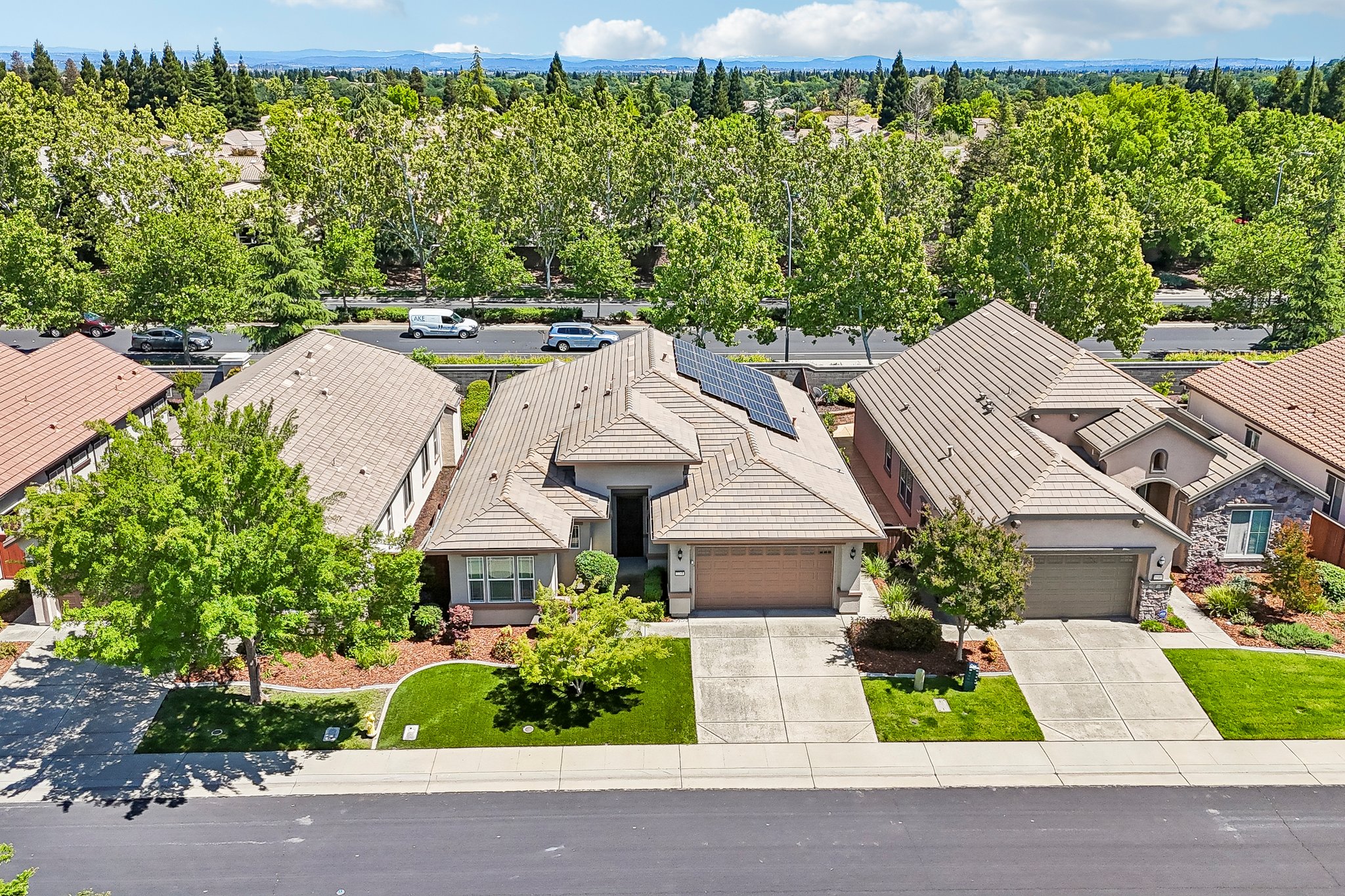 Coryton Ln-S2404-037.jpg