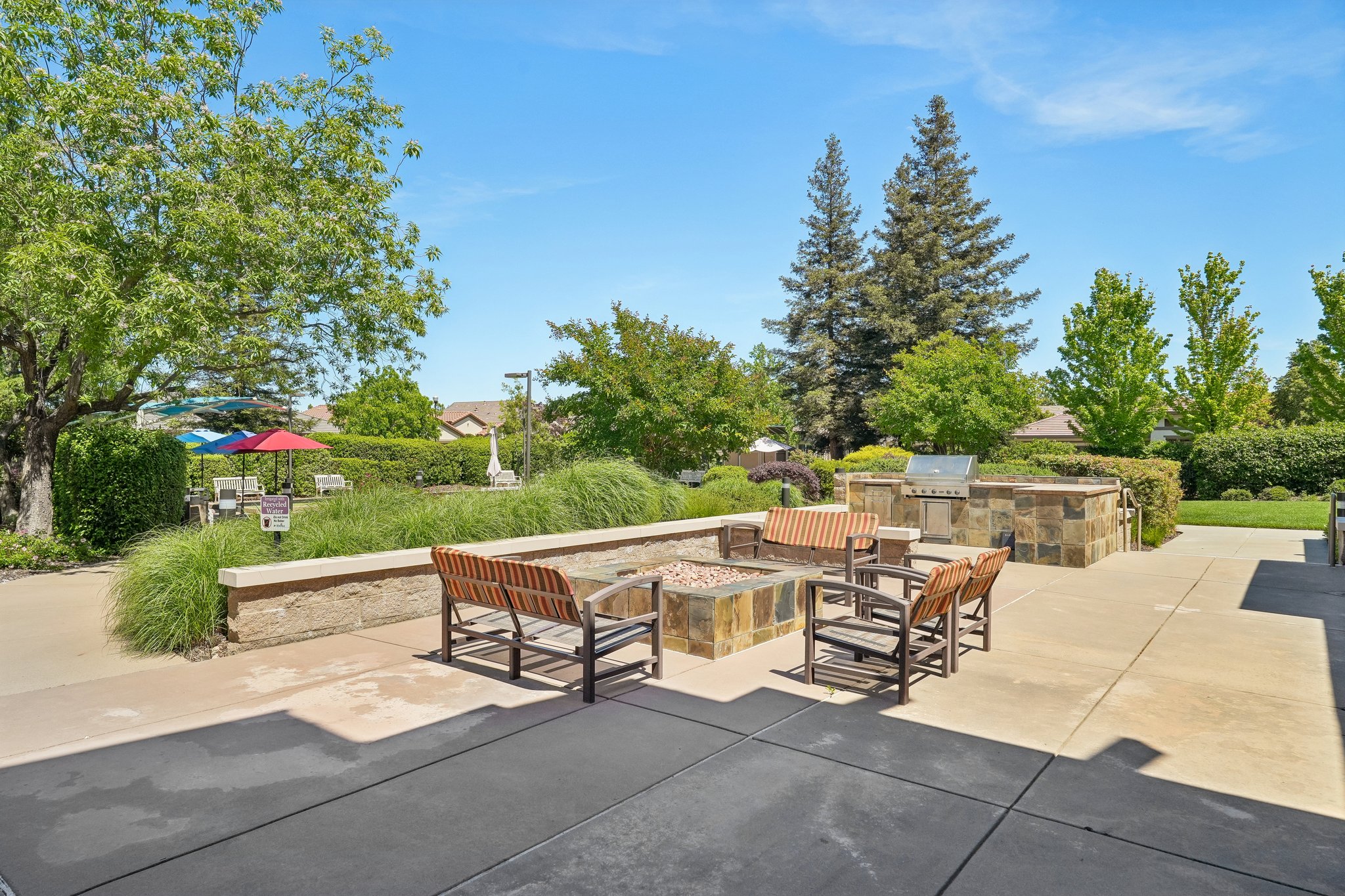 Coryton Ln-2404-908.jpg