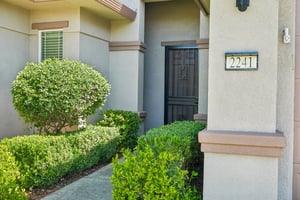 Coryton Ln-S2404-003.jpg