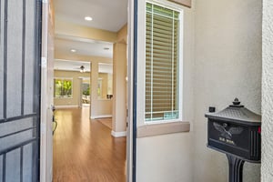 Coryton Ln-S2404-004.jpg